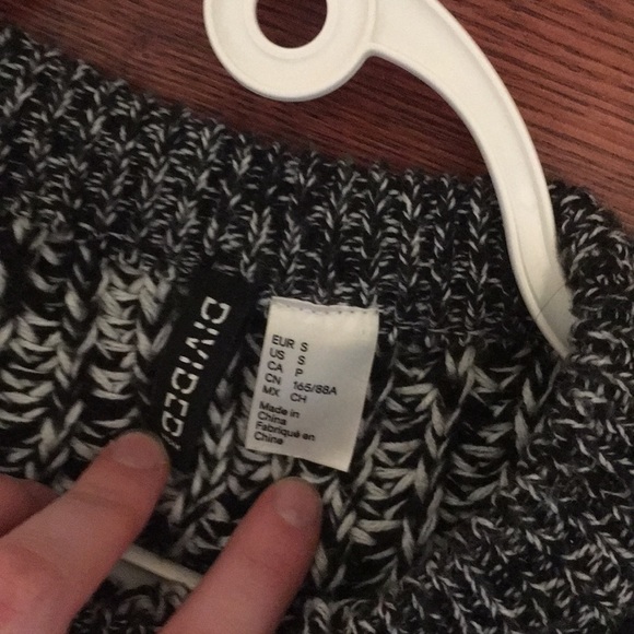 Cropped sweater - Picture 2 of 2